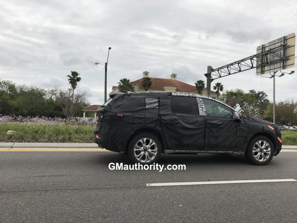 2018 Buick Enclave Spy Shot 001