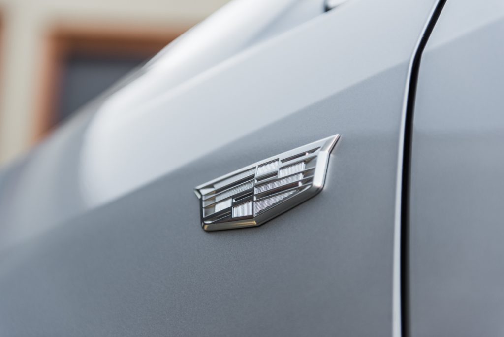 2017 Cadillac XT5 Platinum Exterior Review 025 Cadillac logo on fender