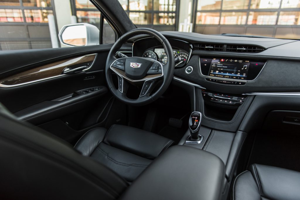 2017 Cadillac XT5 Platinum Interior Review 002