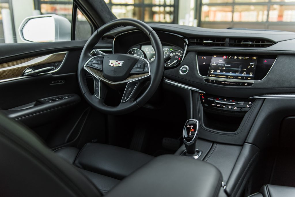 2017 Cadillac XT5 Platinum Interior Review 003