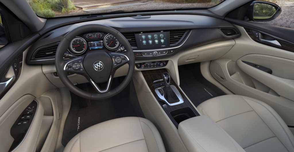 2018 Buick Regal Sportback Interior 001