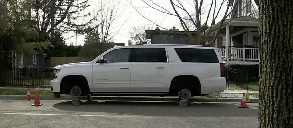 Chevrolet Suburban Wheel Theft