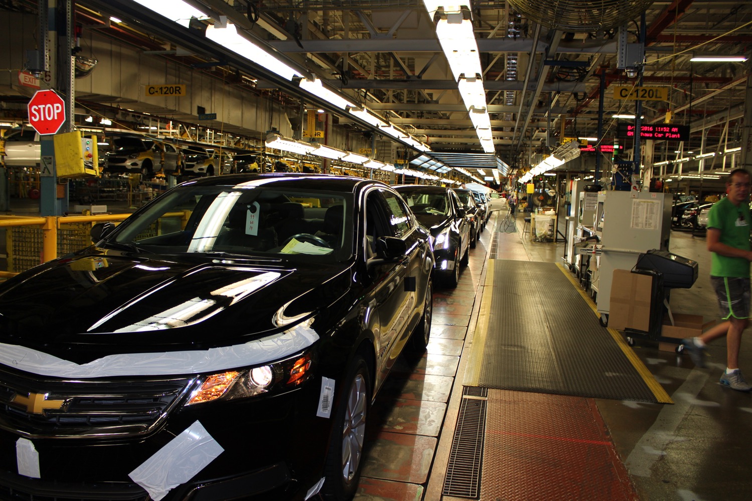2014 Chevrolet Impala production at Oshawa Assembly 02