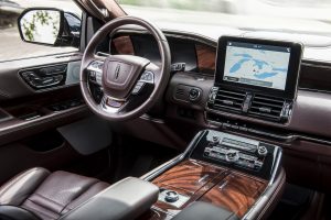 Can The 2018 Lincoln Navigator L Challenge The Cadillac Escalade ESV ...