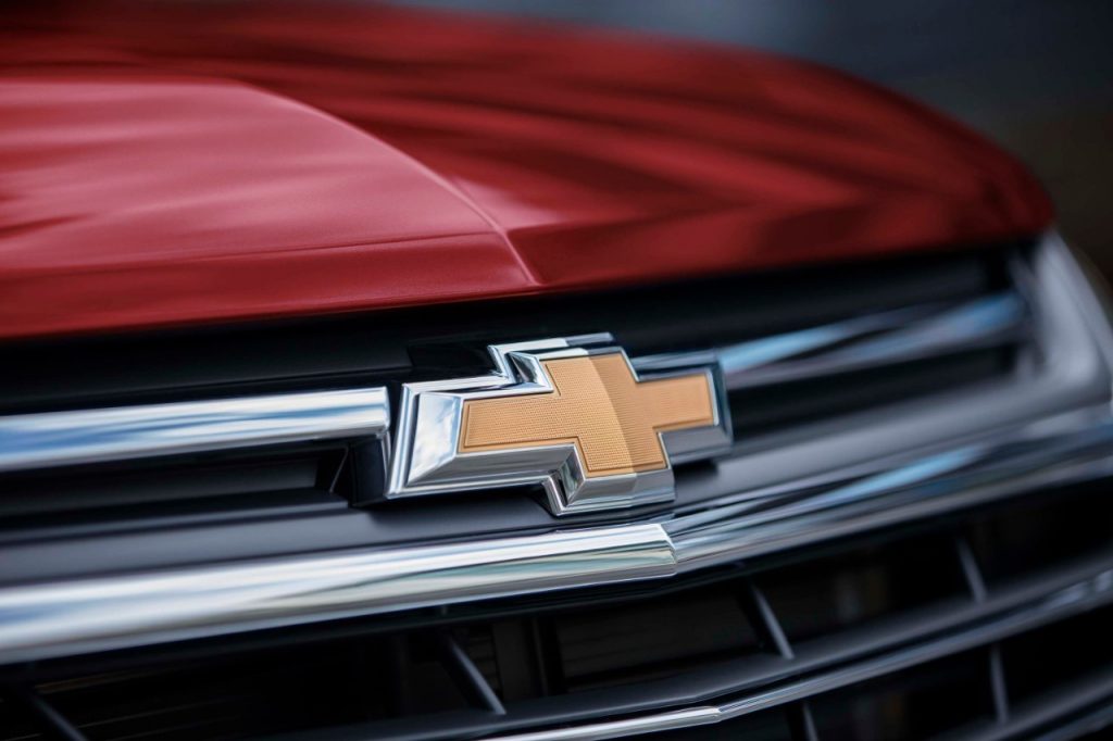 The Chevy Bow Tie logo on the Equinox grille.