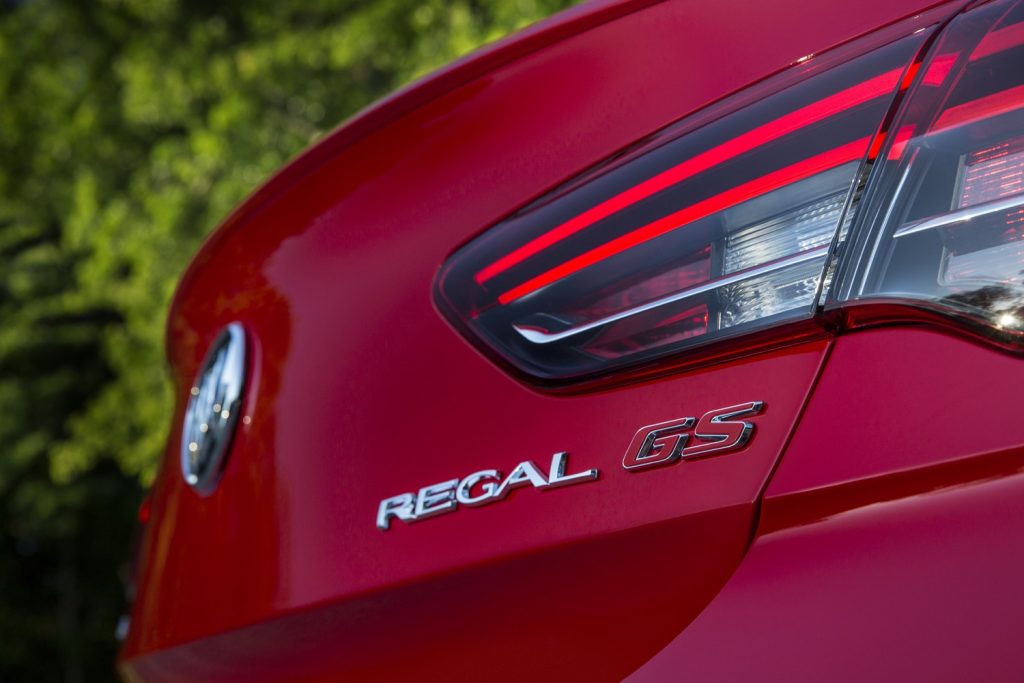 2018 Buick Regal GS exterior 009