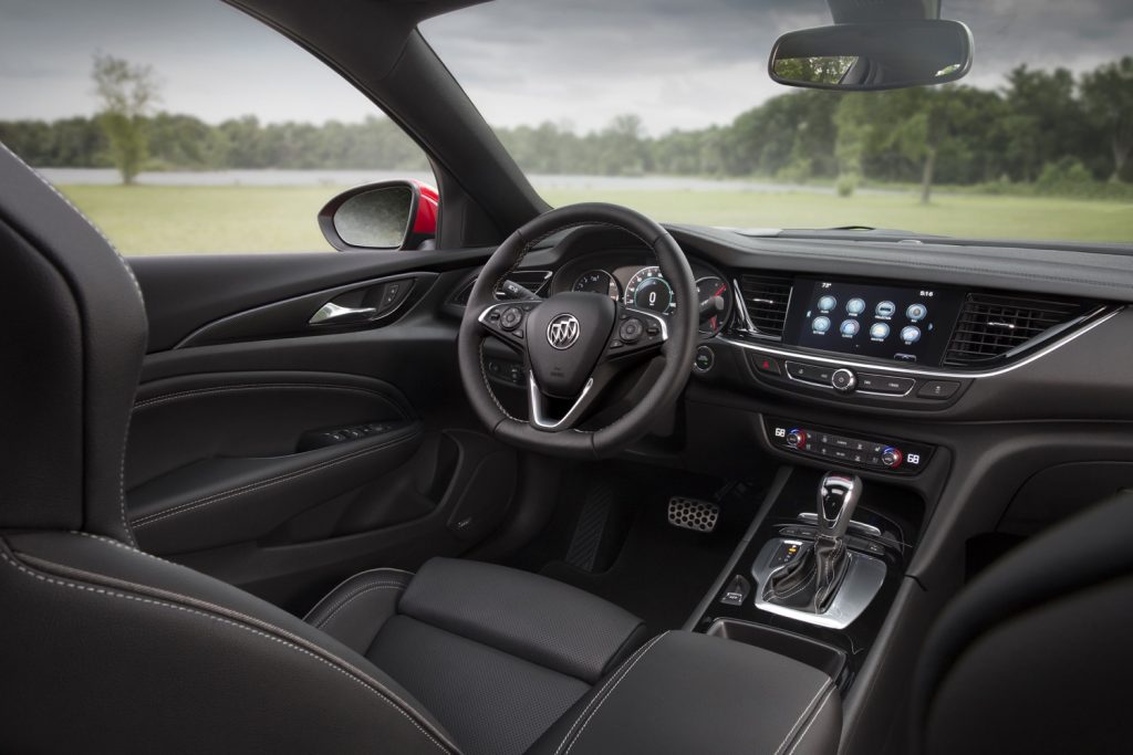 2018 Buick Regal GS interior 001