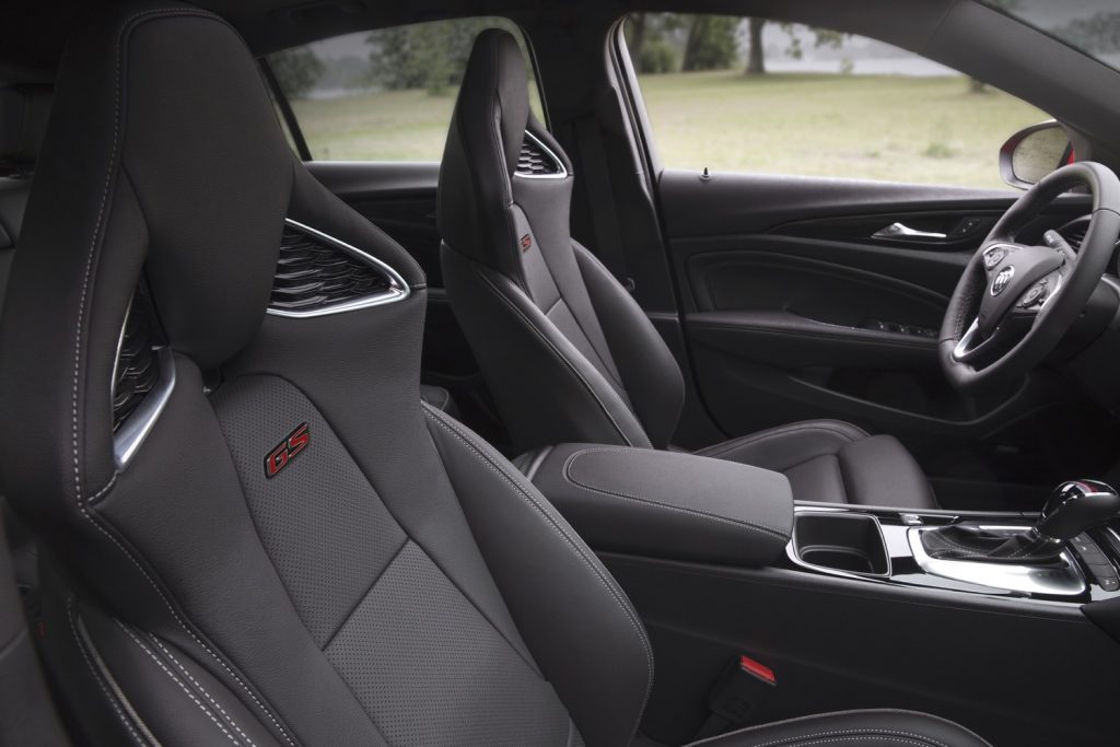 2018 Buick Regal GS interior 002