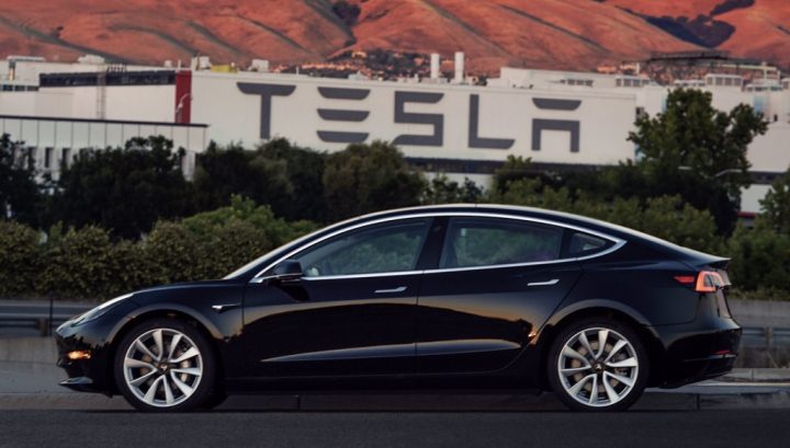 Tesla Model 3.