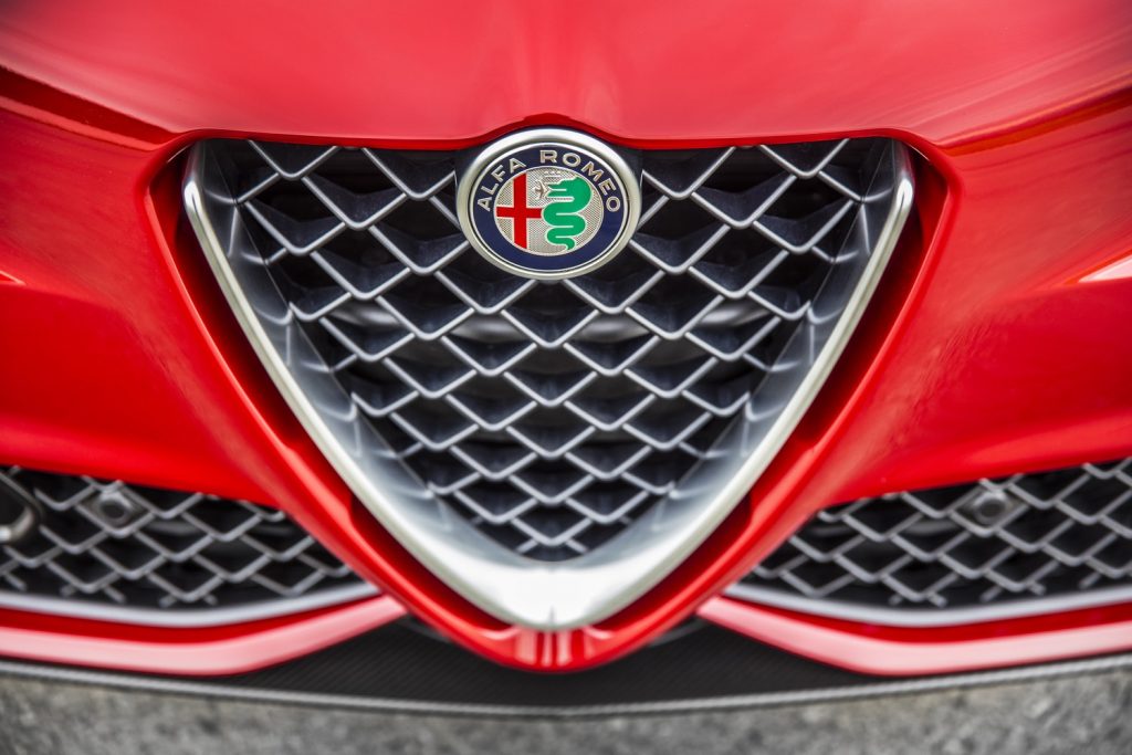 2017 Alfa Romeo Giulia Quadrifoglio Verde Alfa Romeo logo and grille