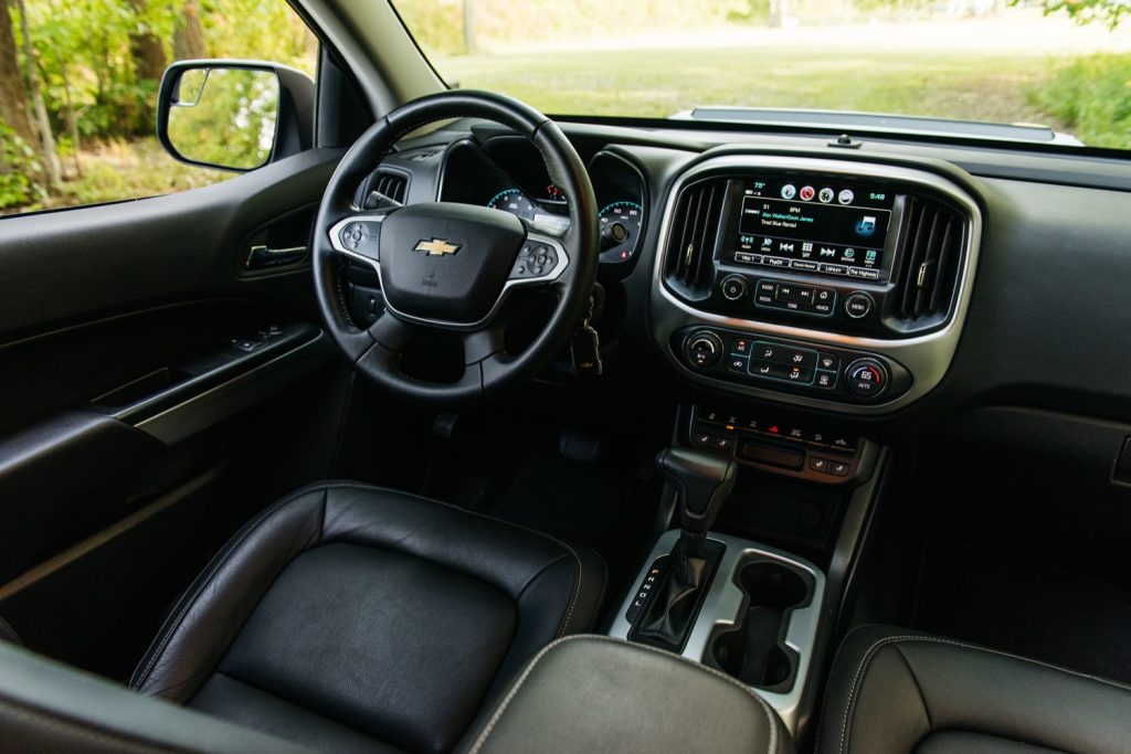 2017 Chevrolet Colorado ZR2 interior - GM Authority Review 005