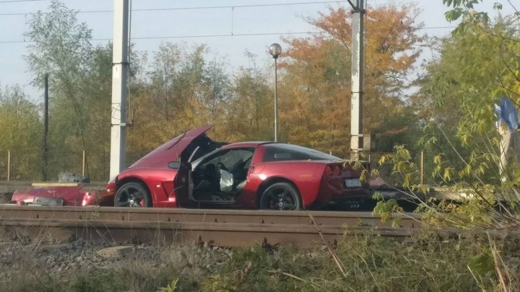 Accident Watch C6 Corvette Driver Crashes And Jumps Onto Railroad GM