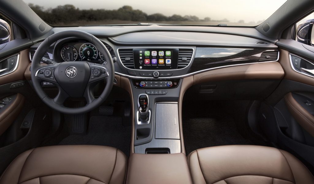 2018 Buick LaCrosse Avenir interior 001