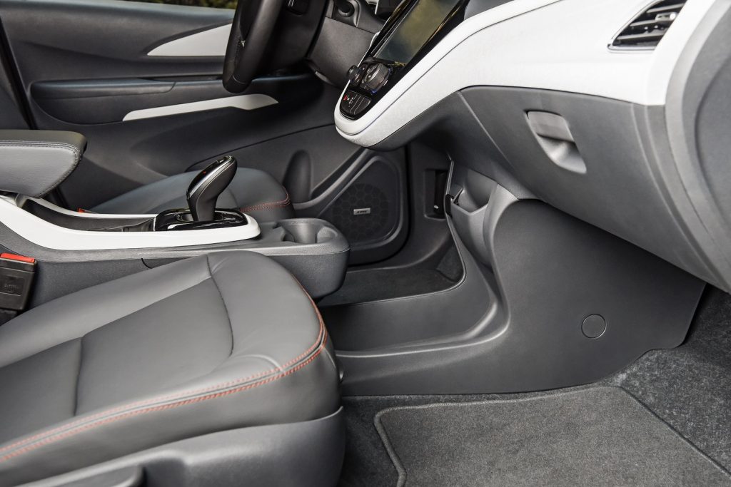 2017 Chevrolet Bolt EV Interior 009 center console