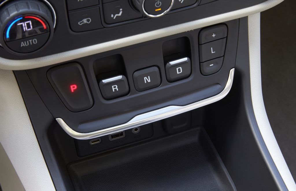 2018 GMC Terrain Electronic Precision Shift Gear Selection Buttons