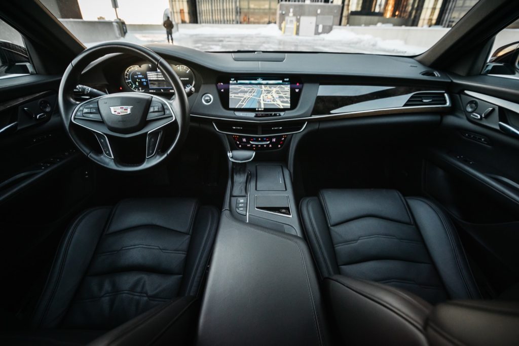 2018 Cadillac CT6 PHEV interior - GM Authority 006