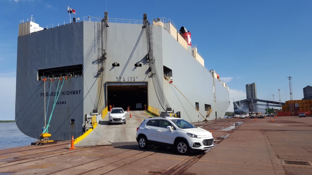 Chevrolet Onix offloading from Highway Pesus cargo ship in Puerto Rosario Argentina 002