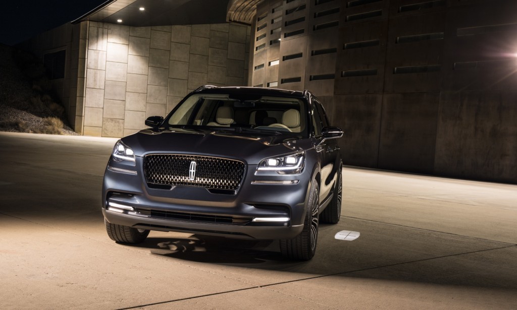 2018 Lincoln Aviator concept 01