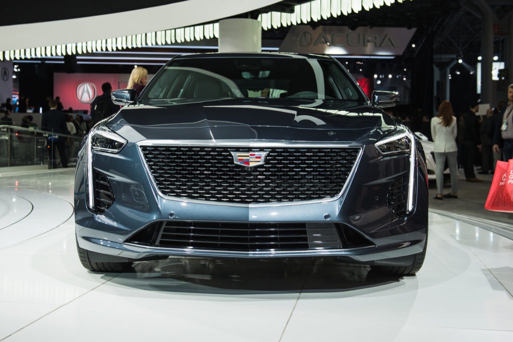 2019 Cadillac CT6 Platinum - 3.0L Twin Turbo V6 - exterior - 2018 New York Auto Show live 003 - front end with Cadillac logo