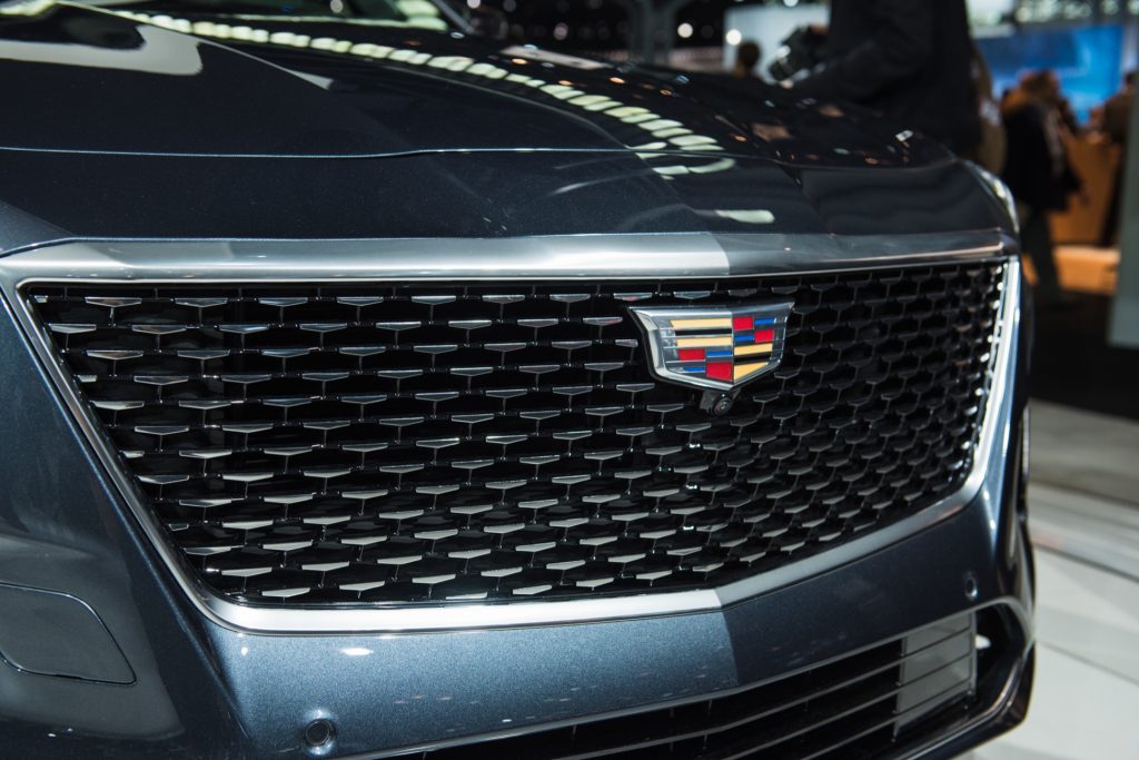 2019 Cadillac CT6 Platinum - 3.0L Twin Turbo V6 - exterior - 2018 New York Auto Show live 004 - grille with Cadillac logo