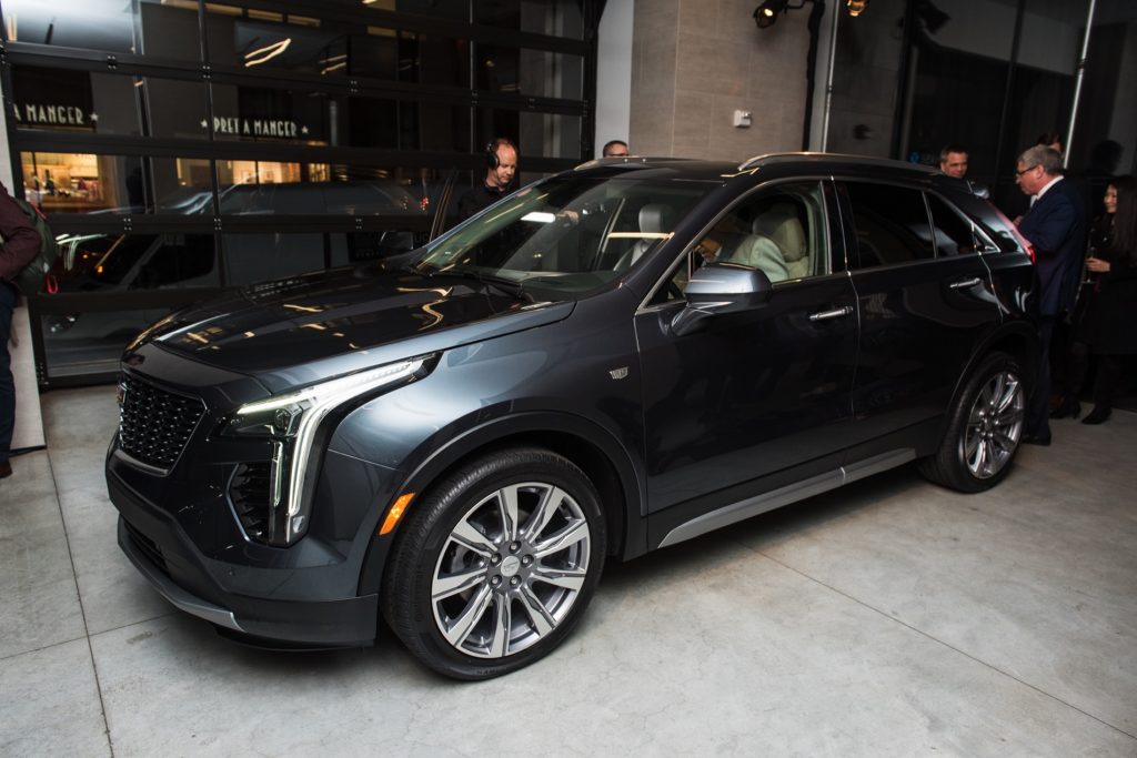 2019 Cadillac XT4 exterior live reveal 015 front three quarters