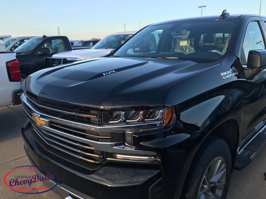 2019 Chevrolet Silverado 1500 High Country outside GM Fort Wayne Plant 001