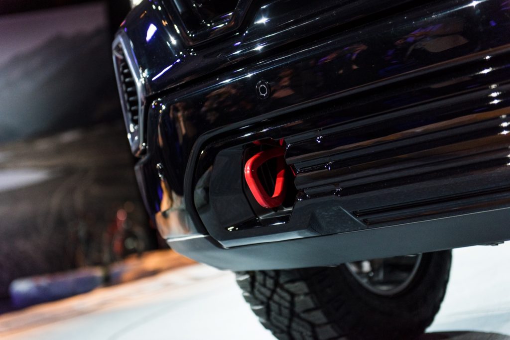 2019 GMC Sierra AT4 1500 exterior live at 2018 New York Auto Show 026 front toe hook