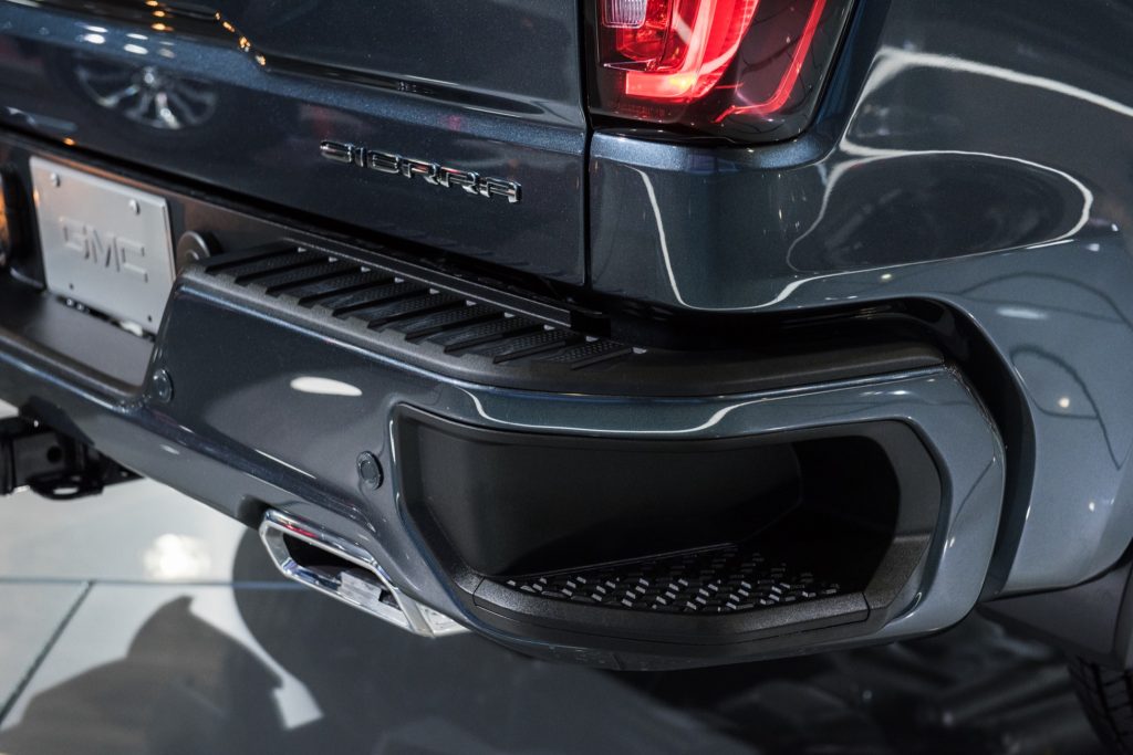 2019 GMC Sierra Denali 1500 exterior - 2018 New York Auto Show Live 015 - CornerStep rear bumper