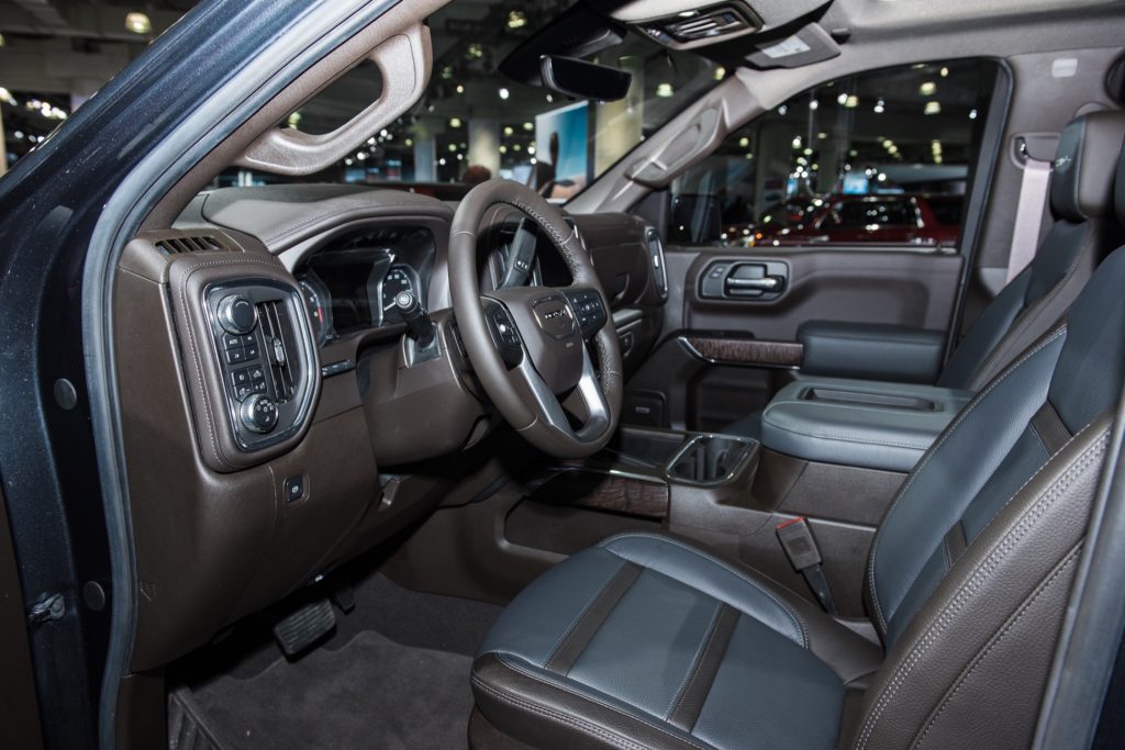 2019 GMC Sierra Denali 1500 interior - 2018 New York Auto Show Live 003