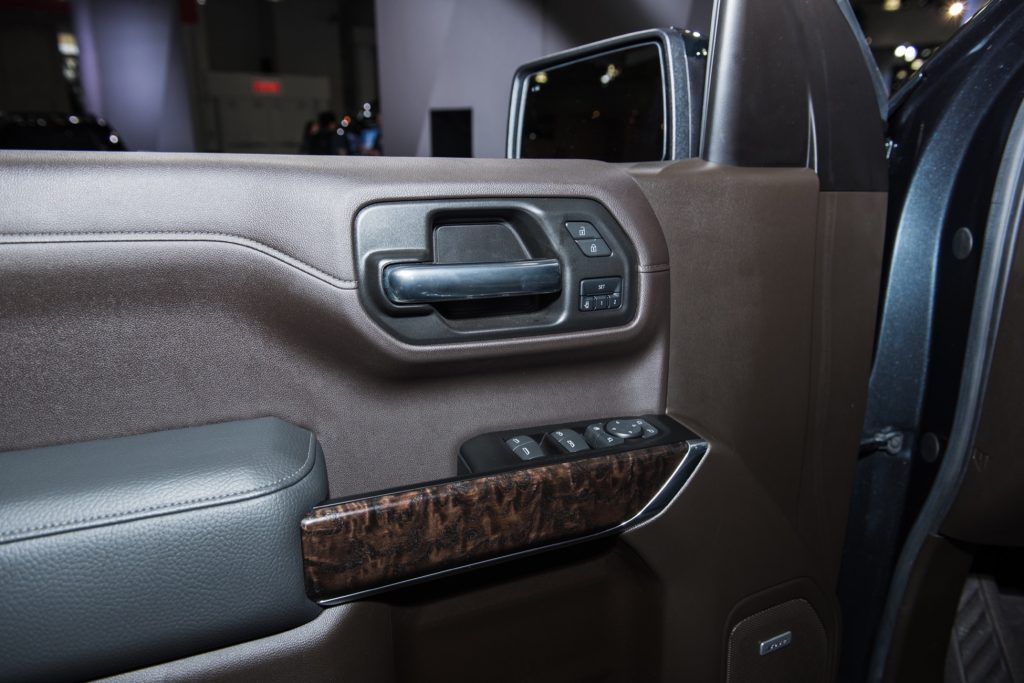 2019 GMC Sierra Denali 1500 interior - 2018 New York Auto Show Live 016 - door insert