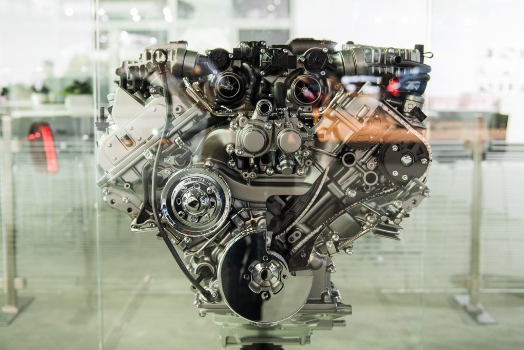 Cadillac 4.2L Twin Turbo V8 DOHC LTA Engine - 2018 New York Auto Show Live 001