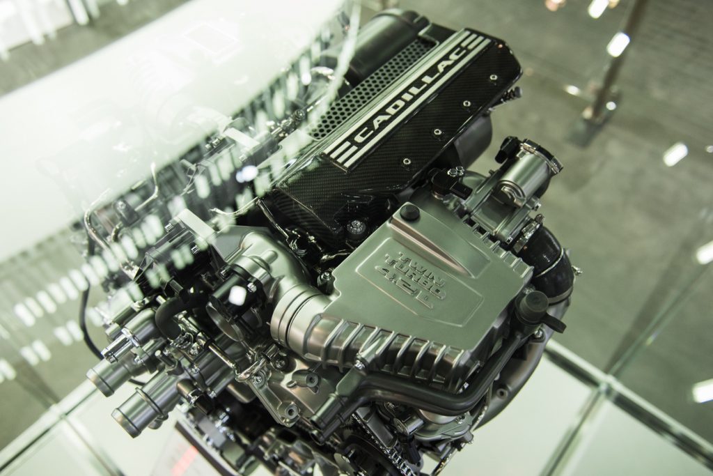 Cadillac 4.2L Twin Turbo V8 DOHC LTA Engine - 2018 New York Auto Show Live 002