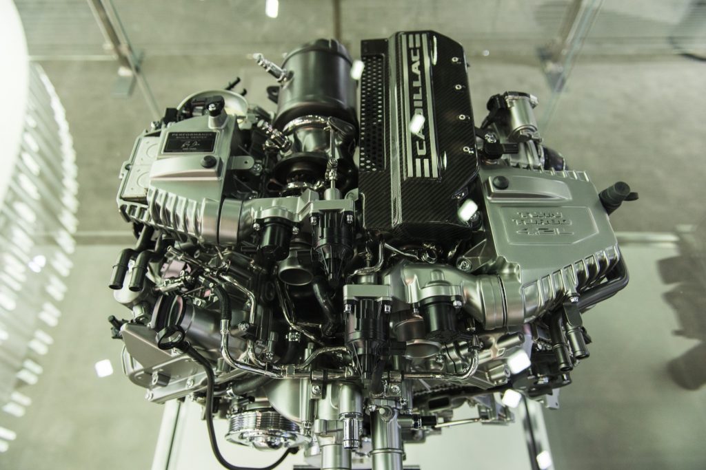 Cadillac 4.2L Twin Turbo V8 DOHC LTA Engine - 2018 New York Auto Show Live 009