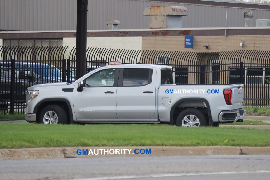 2019 GMC Sierra 1500 Base spy pictures - exterior - May 2018 008