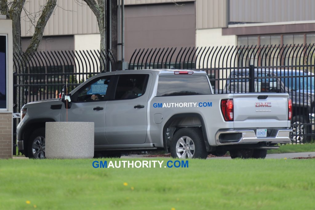 2019 GMC Sierra 1500 Base spy pictures - exterior - May 2018 009