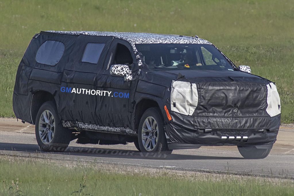 2020 Chevrolet Suburban Spy Pictures - May 2018 003