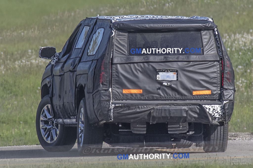 2020 Chevrolet Suburban Spy Pictures - May 2018 007