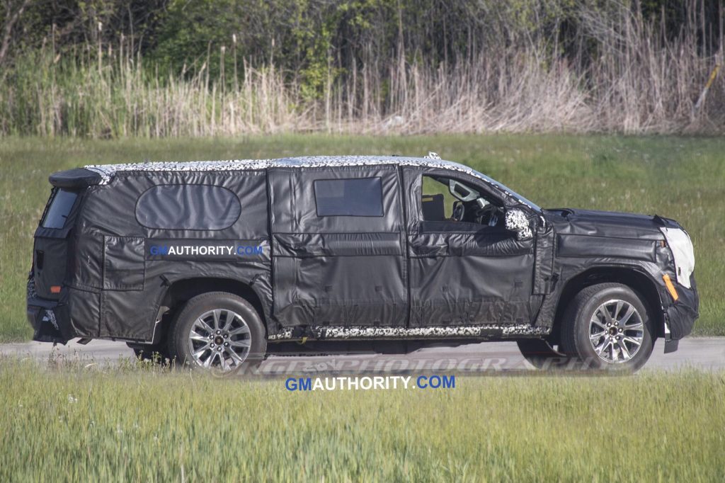 2020 Chevrolet Suburban Spy Pictures - May 2018 009