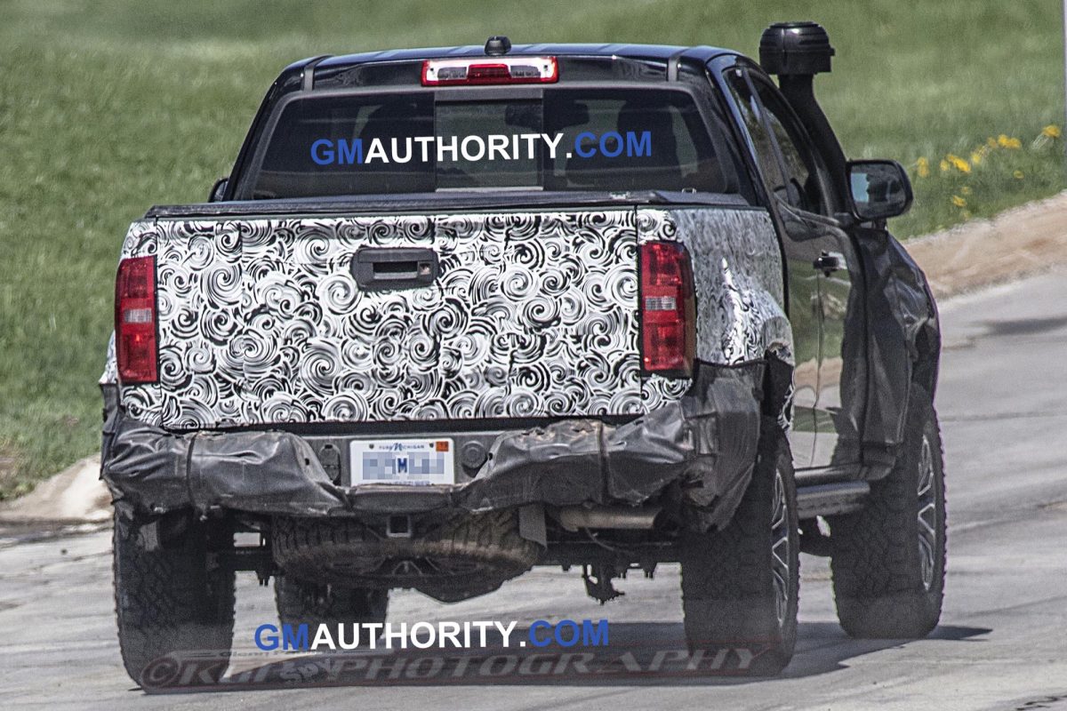 Chevy Colorado Zr2 Bison Spied Testing With Snorkel Gm Authority