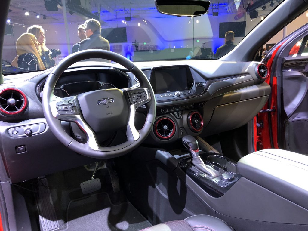 2019 Chevrolet Blazer RS interior - live reveal 001