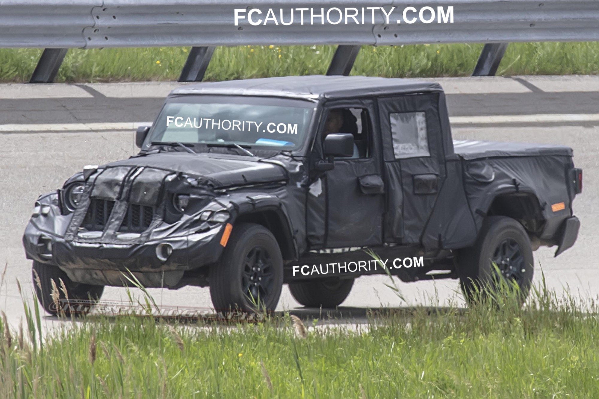 Does The Future Jeep Wrangler Pickup Jeep Scrambler Pose A Threat To Colorado Canyon Gm Authority