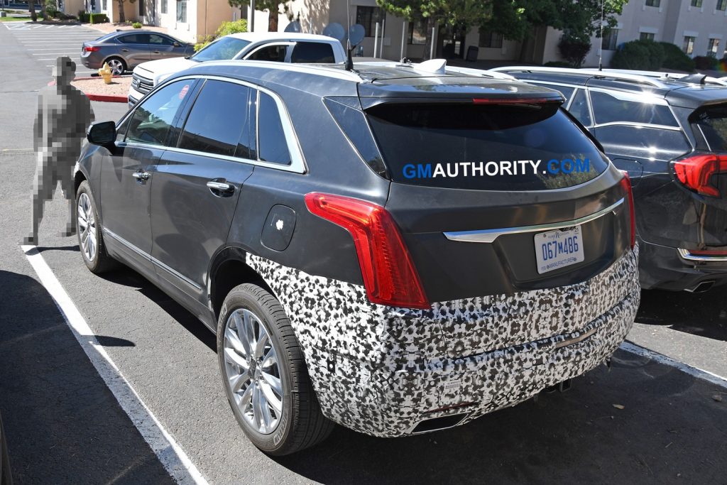 2019 Cadillac XT5 facelift spy pictures - July 2018 - exterior 006