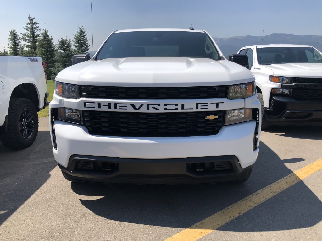 2019 Chevrolet Silverado 1500 Custom Exterior - Wyoming Media Drive - August 2018 002 - front end with Chevrolet insignia and logo