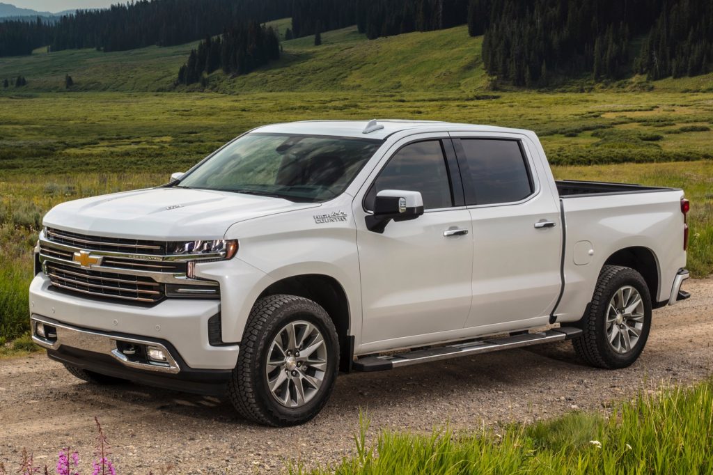 2019 Chevrolet Silverado High Country exterior - August 2018 - Wyoming 011 - front three quarters