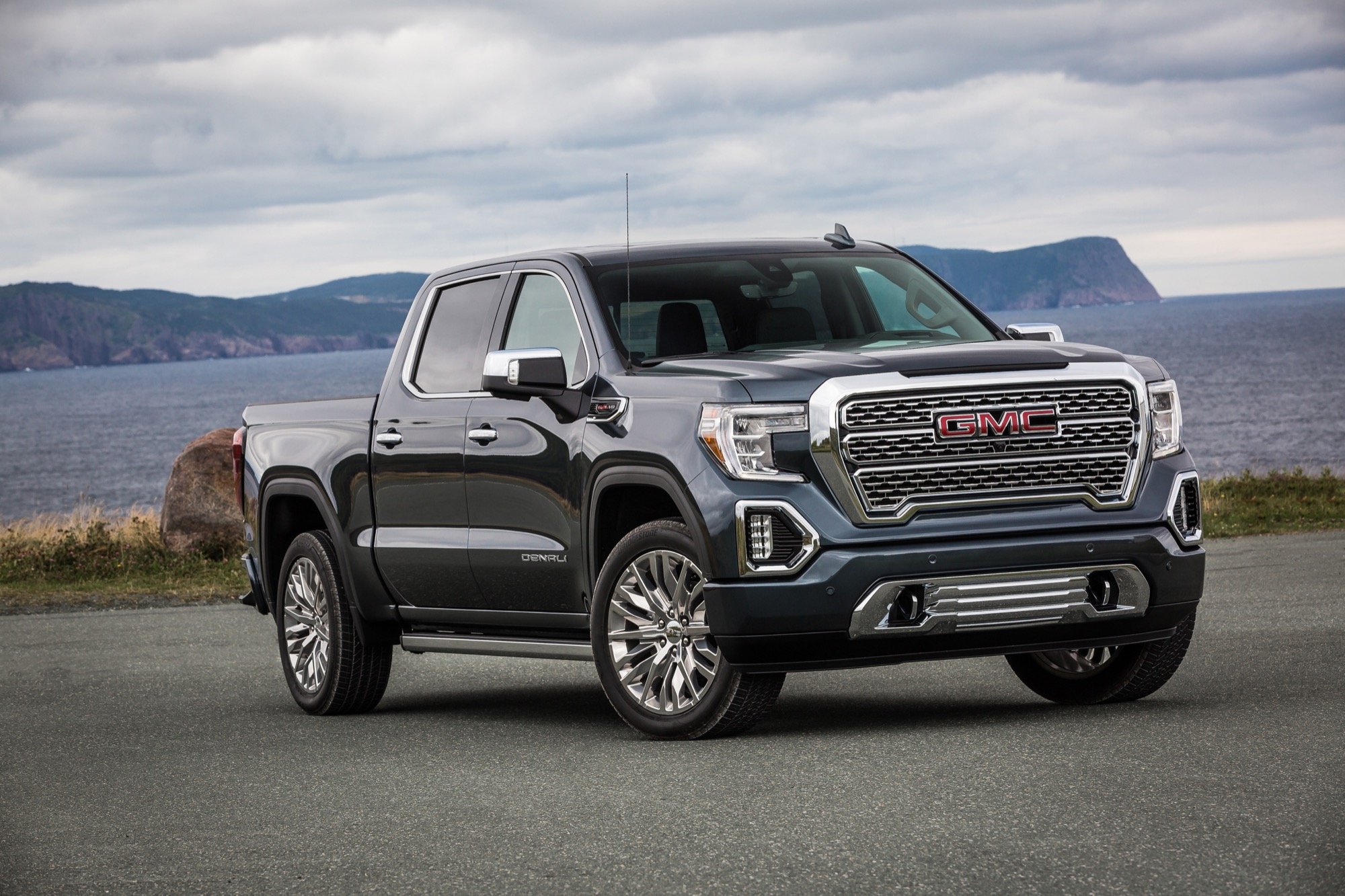 2019 GMC Sierra Denali 1500 First Drive Exterior 003 Passenger Front Three Quarters 