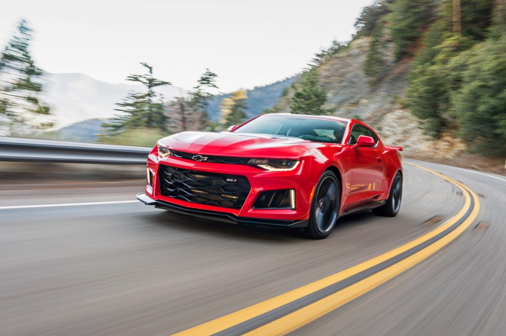 Stock Camaro ZL1 vs. Stock Challenger Hellcat Is One Close Race: Video | GM  Authority