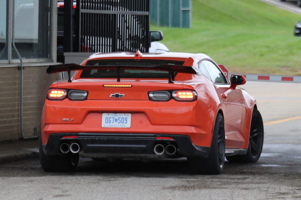 2019 Chevrolet Camaro ZL1 1LE exterior - Red Hot - real world pictures - September 2018 012