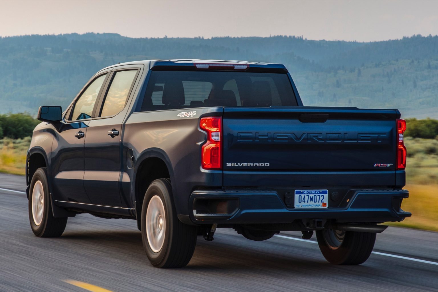 NASCAR To Give Away A Customized Chevy Silverado 1500 - GM Authority