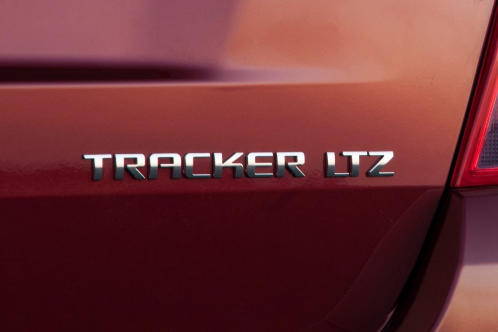 Chevrolet Tracker badge