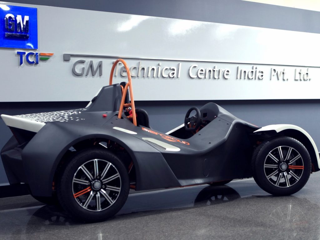 GM REEV Concept - Range Extended Electric Vehicle - India 002